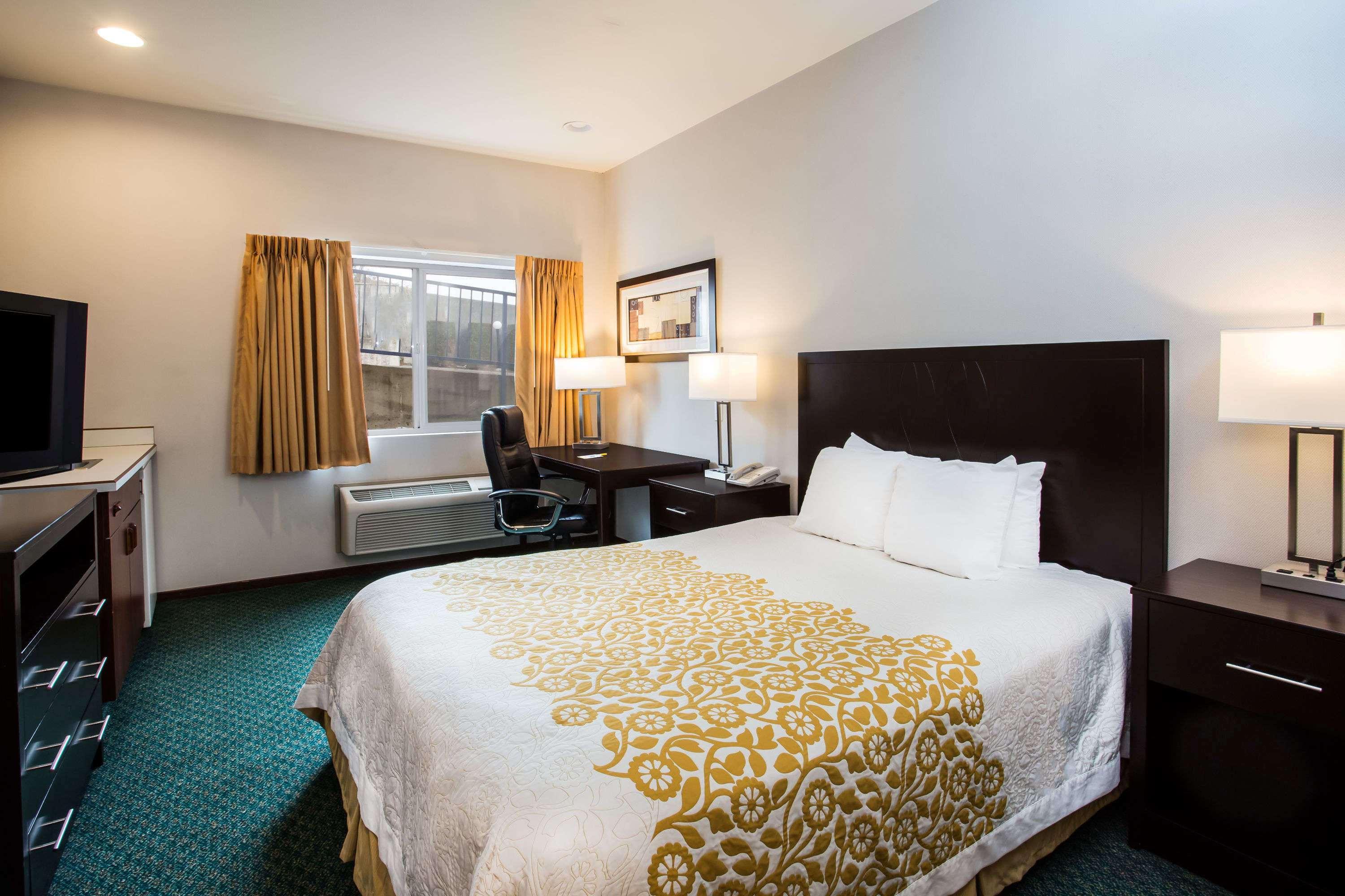 Days Inn By Wyndham Seattle Aurora Shoreline Esterno foto